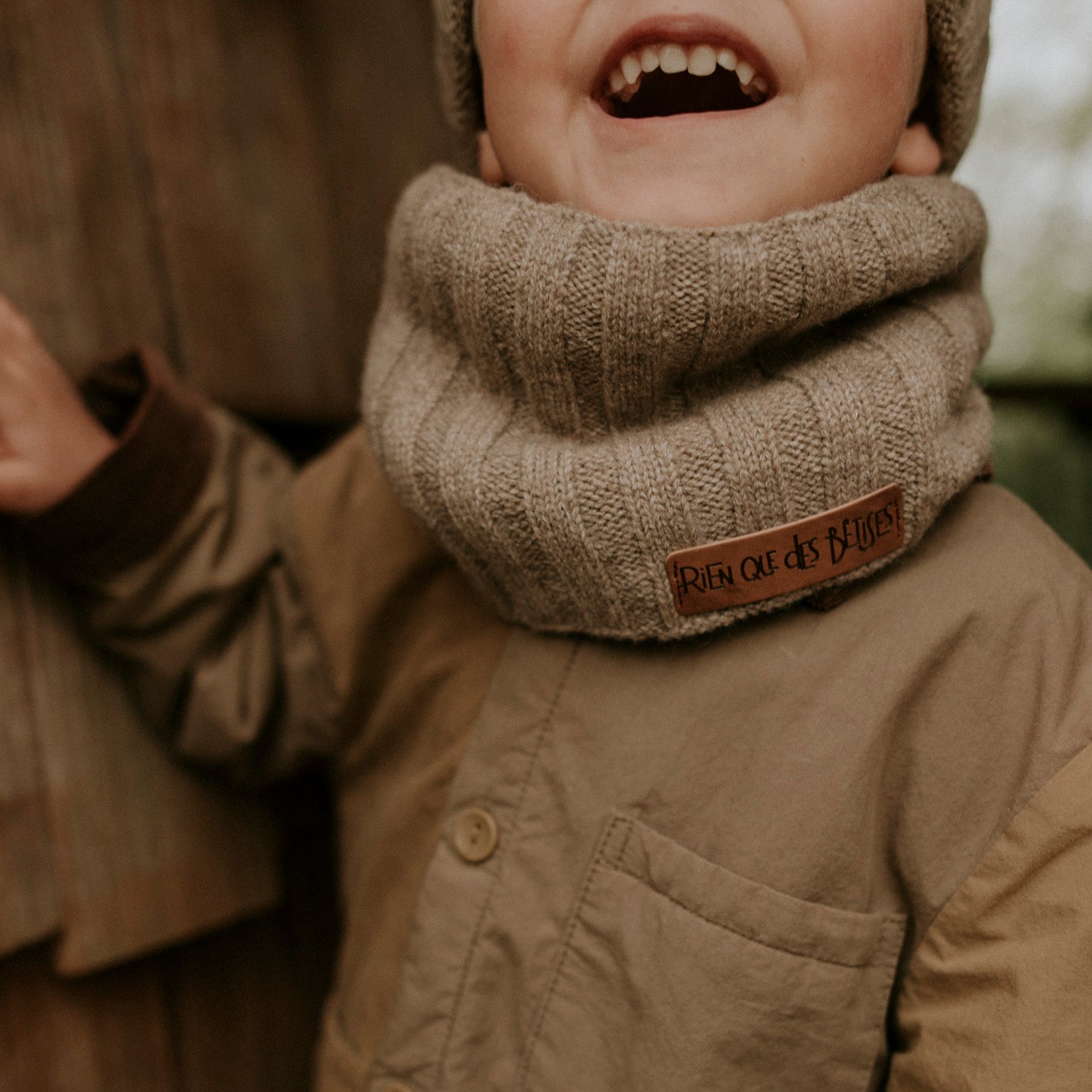 Tour de cou enfant en laine doublé teddy taupe