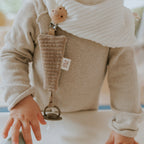 Attache tétine velours taupe