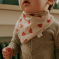 Charger l'image dans la visionneuse de la galerie, Bavoir bandana coeur rouge
