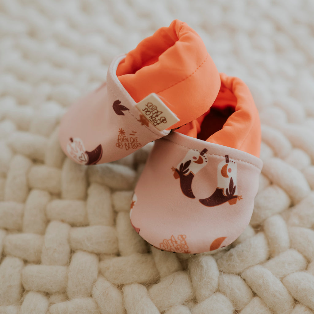 Chaussons plage bébé anti-UV Santiag rose