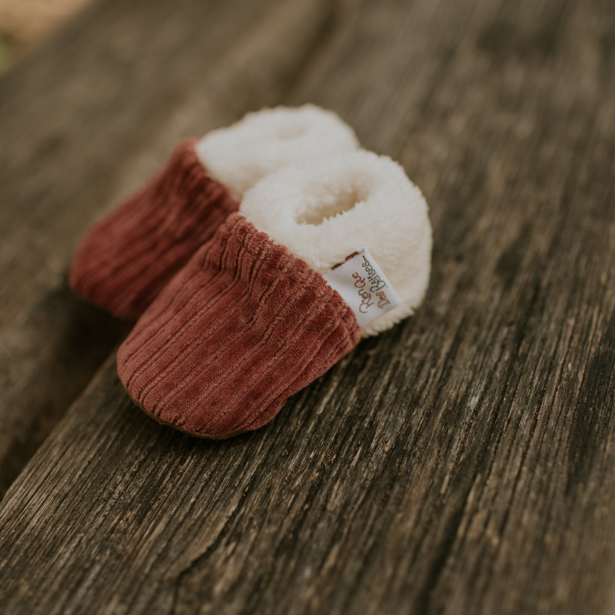 Chaussons velours framboise