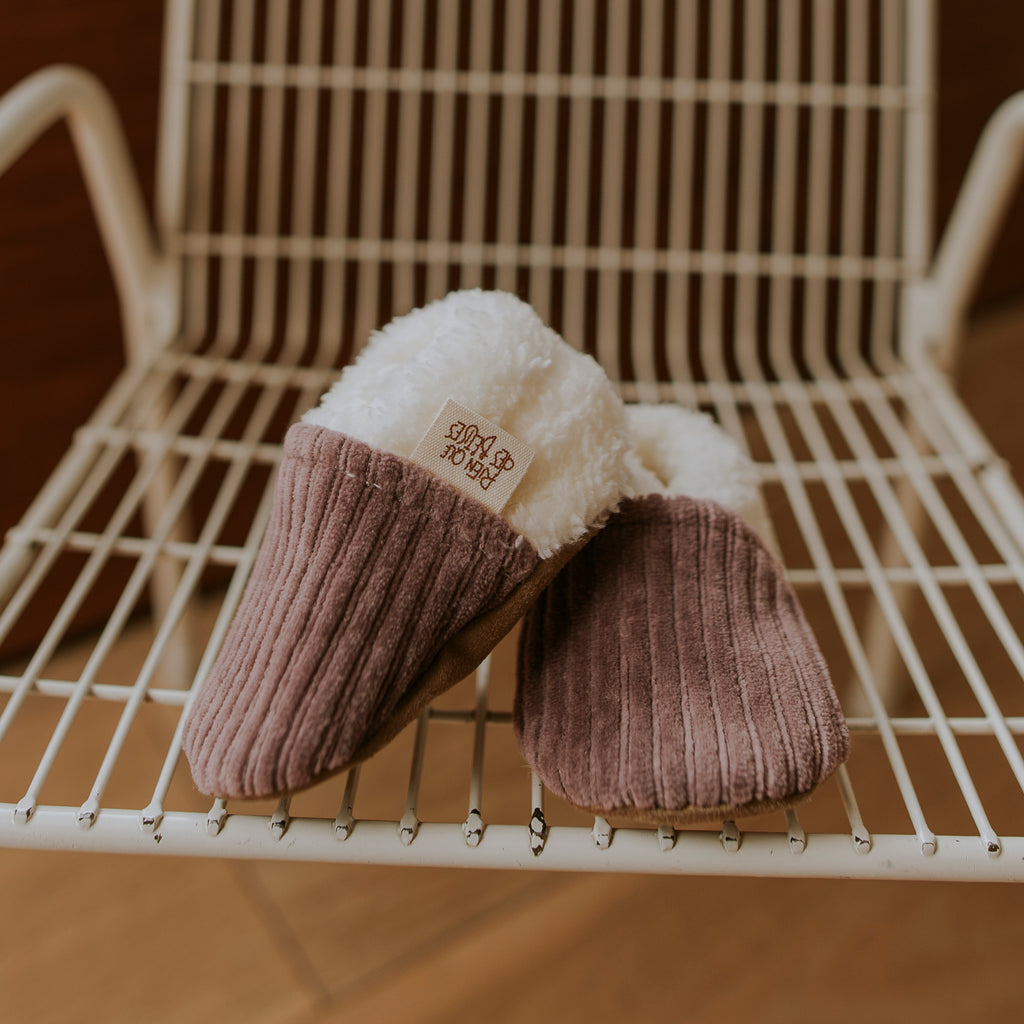 Chaussons velours parme