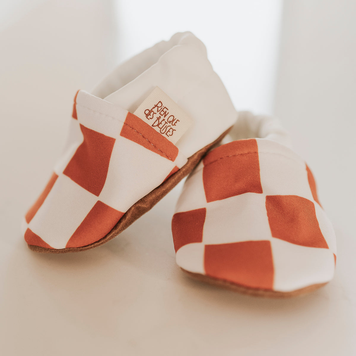 Chaussons bain anti-uv damier