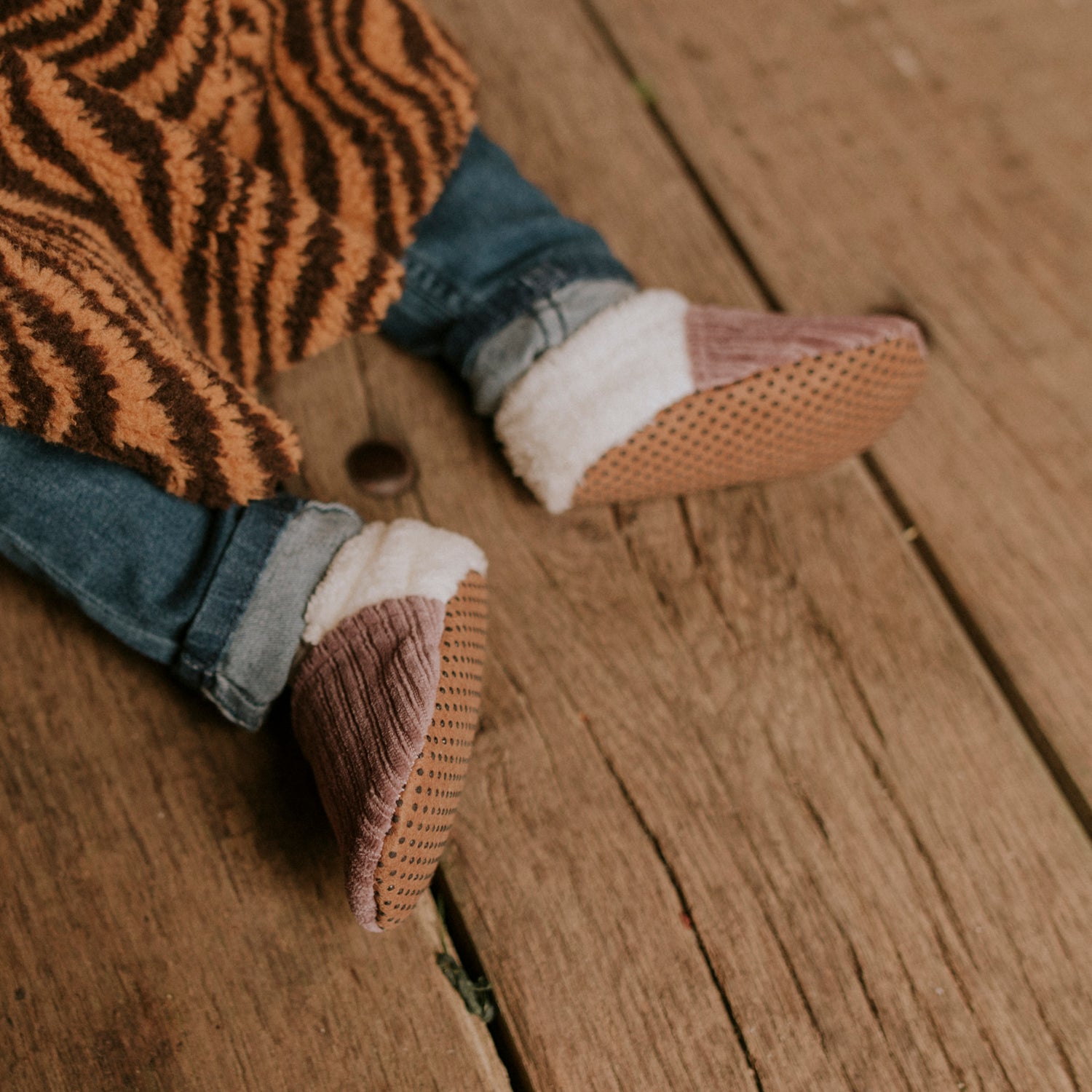 Chaussons velours parme