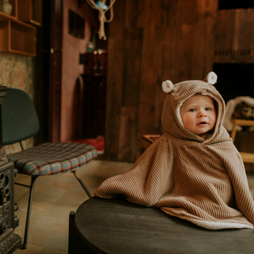 Poncho bébé velours taupe