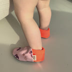 Chaussons plage bébé anti-UV Santiag rose