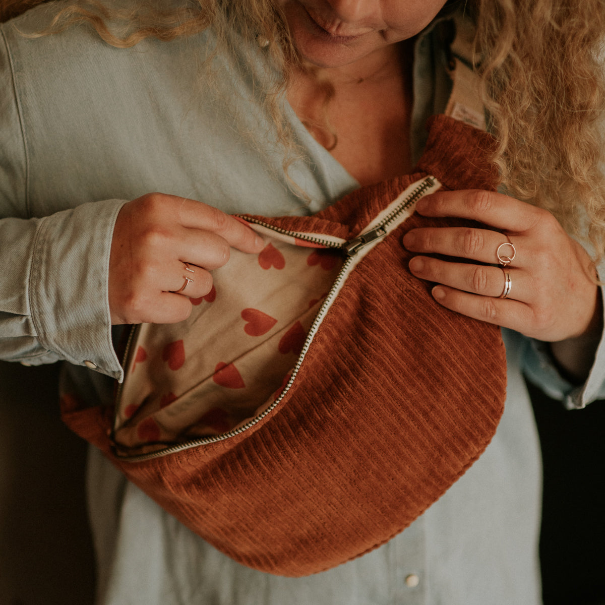 Sac banane velours paprika